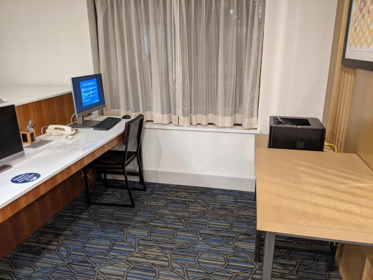 Holiday Inn Express South Burlington By Ihg Екстериор снимка