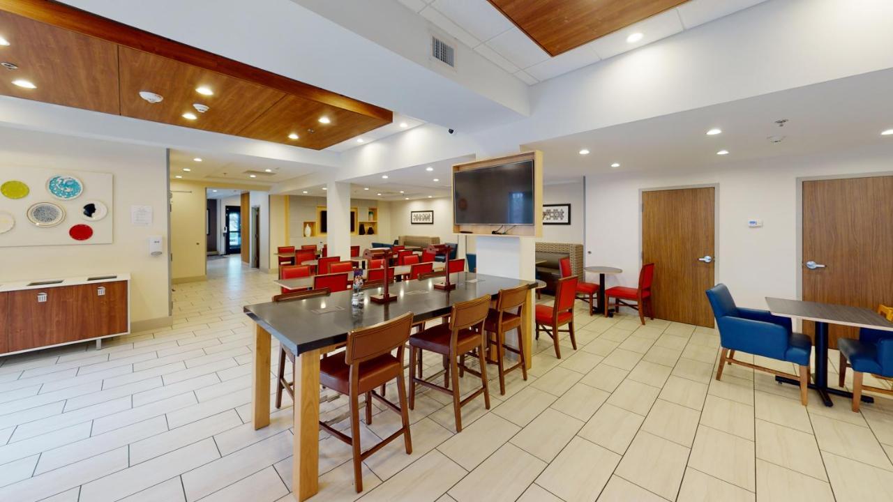 Holiday Inn Express South Burlington By Ihg Екстериор снимка
