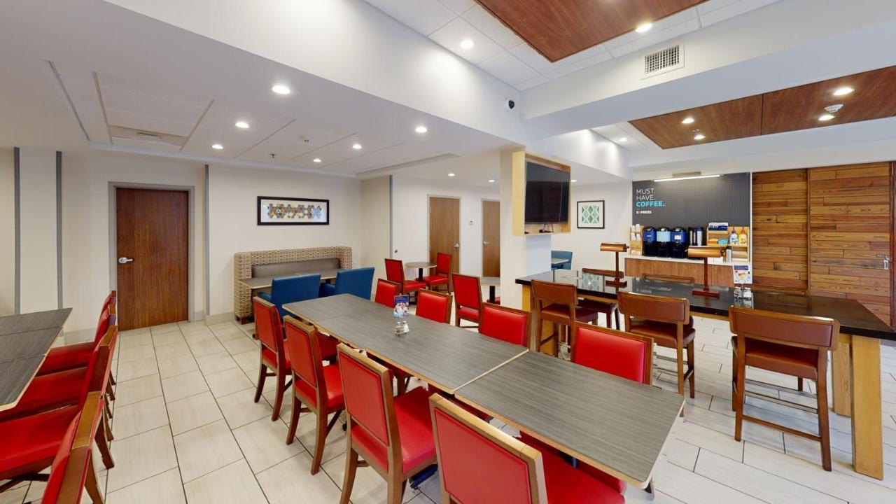 Holiday Inn Express South Burlington By Ihg Екстериор снимка
